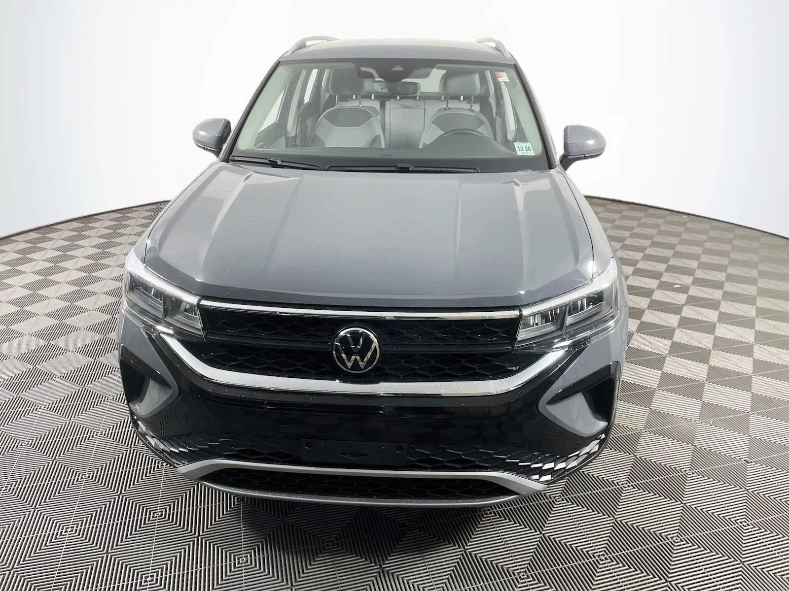 Used 2023 Gy Volkswagen SE image 2