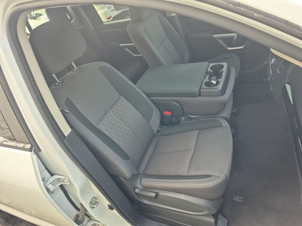 2023 Nissan Titan SV - Photo 17