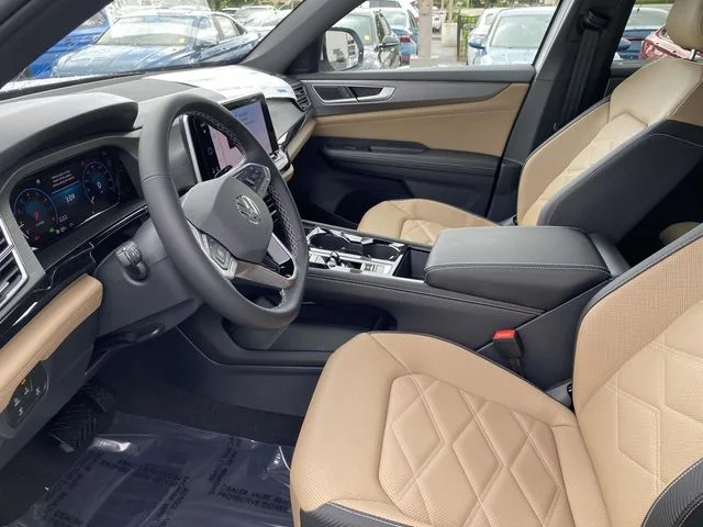2025 Volkswagen Atlas Cross Sport SE w/Tech - Photo 14