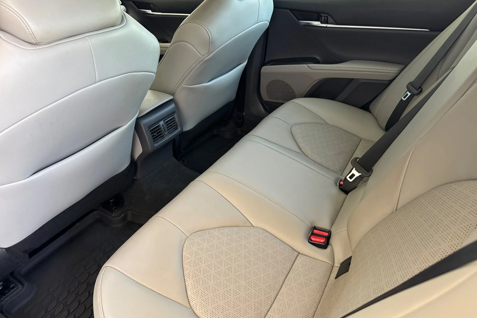 Certified Used 2022 CELESTIAL SILVER MET Toyota Hybrid XSE image 11