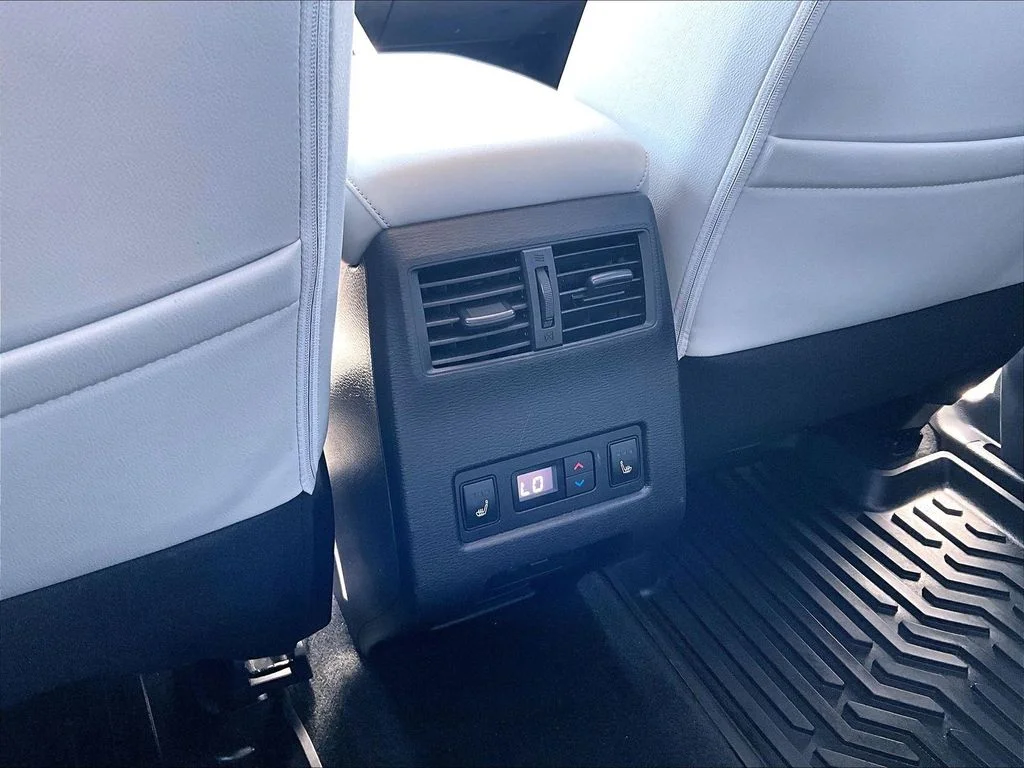 Used 2024 Red Mitsubishi SEL image 34