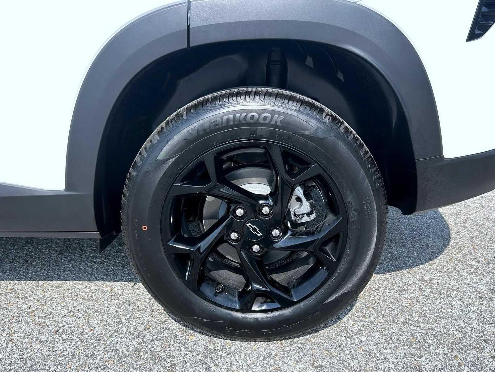 New 2026 Summit White Chevrolet LT image 25