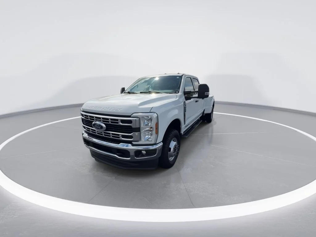 Used 2024 White Ford XLT image 4