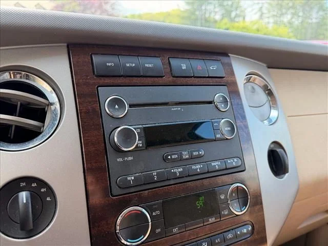 Used 2012 Red Ford XLT image 16