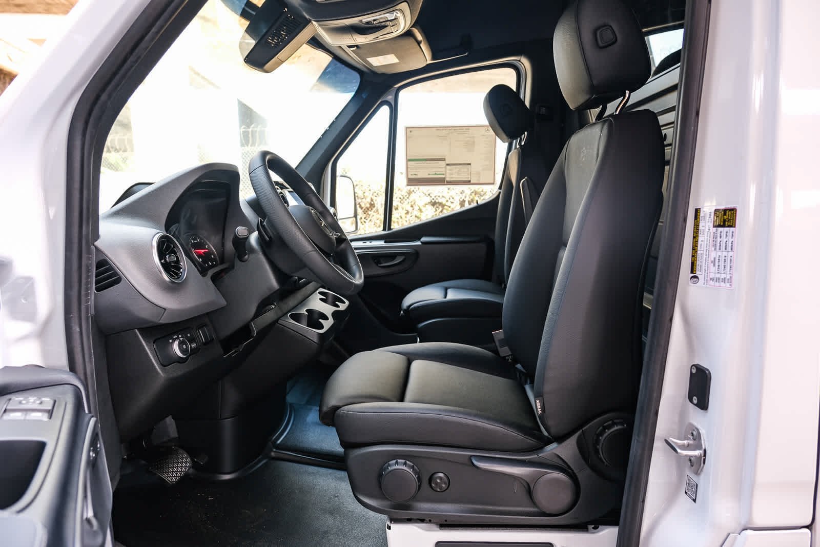 New 2026 Arctic White Mercedes-Benz Cargo 170WB High Roof RWD 2.0L I4 Diesel Turbo HO image 36
