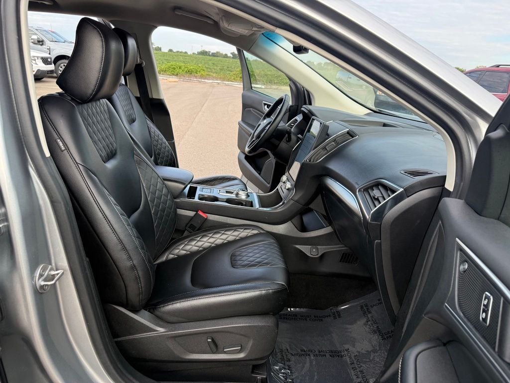 Used 2023 Silver Ford Titanium image 17
