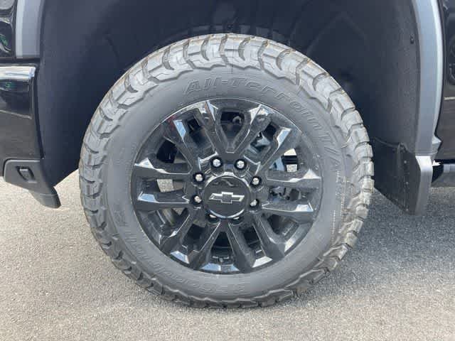 New 2026 Black Chevrolet High Country image 8