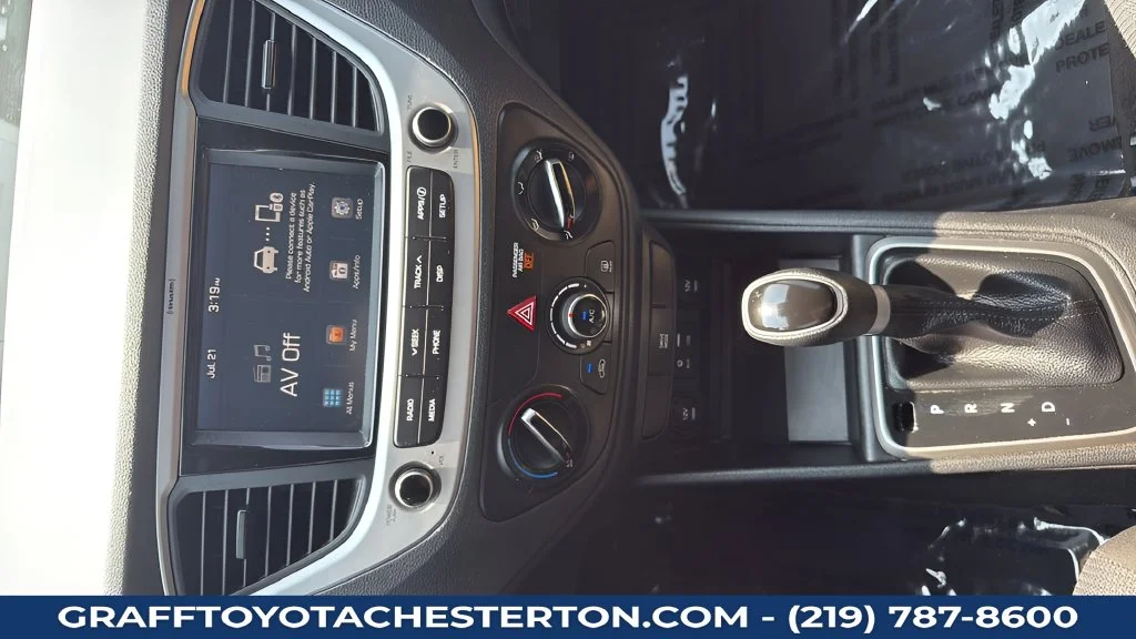 Used 2021 Silver Hyundai SEL image 19