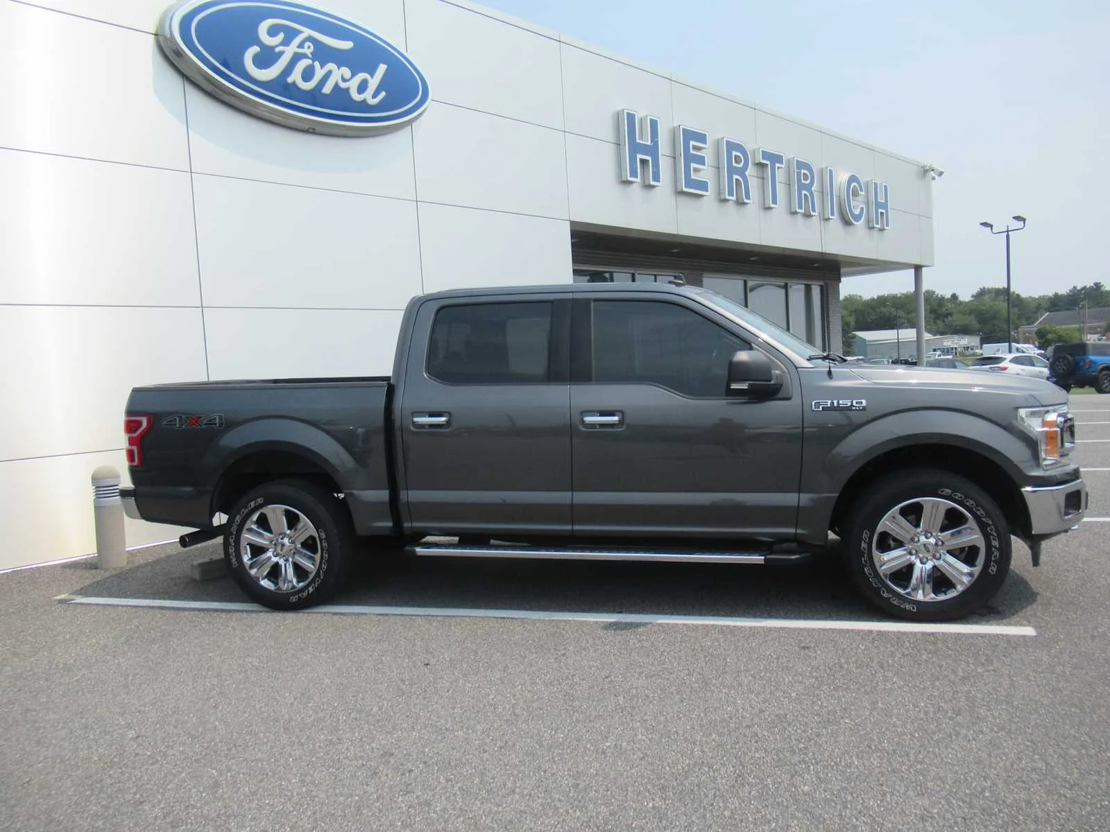 Used 2020 Magnetic Ford XLT image 4