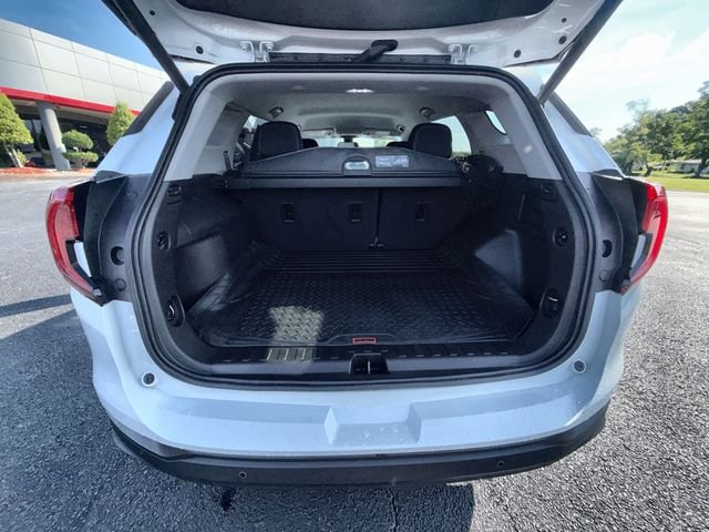 Used 2023 White GMC SLE image 24