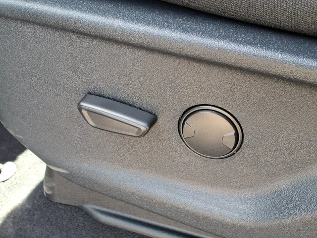 New 2026 Carbonized Gray Metallic Ford XLT image 35
