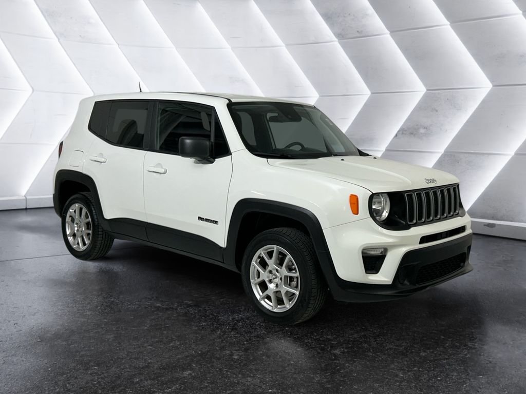 Used 2023 White Jeep Latitude image 1