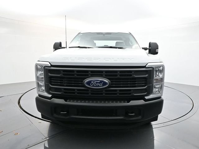 New 2026 Oxford White Ford F-350® XL image 43
