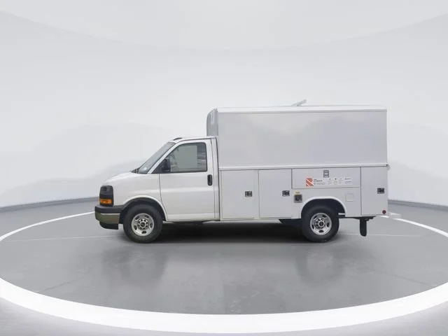 New 2025 Summit White GMC 1WT image 4
