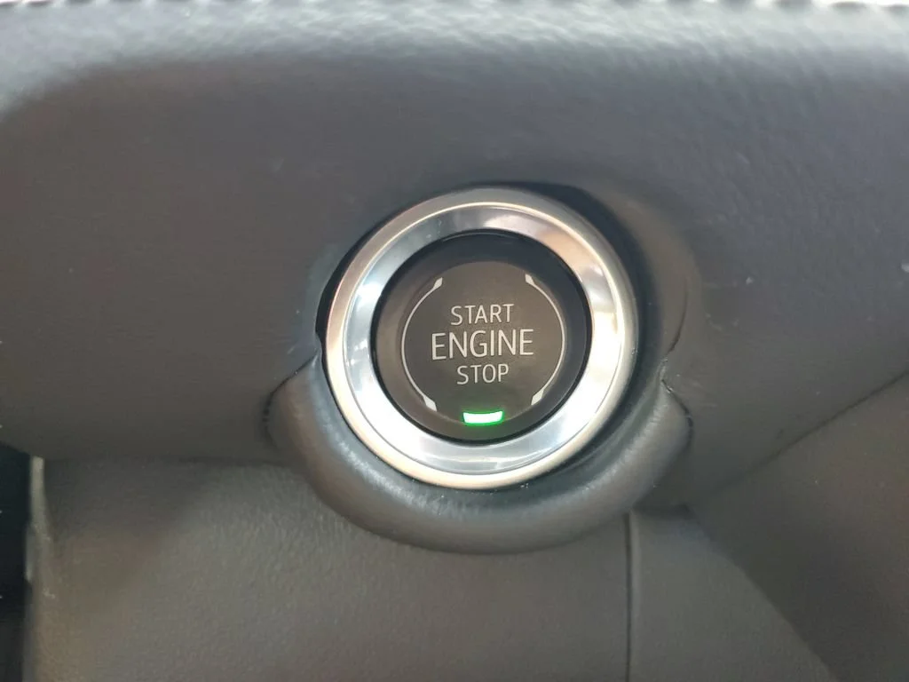 Used 2025 Dark Ash Metallic Chevrolet Premier image 23