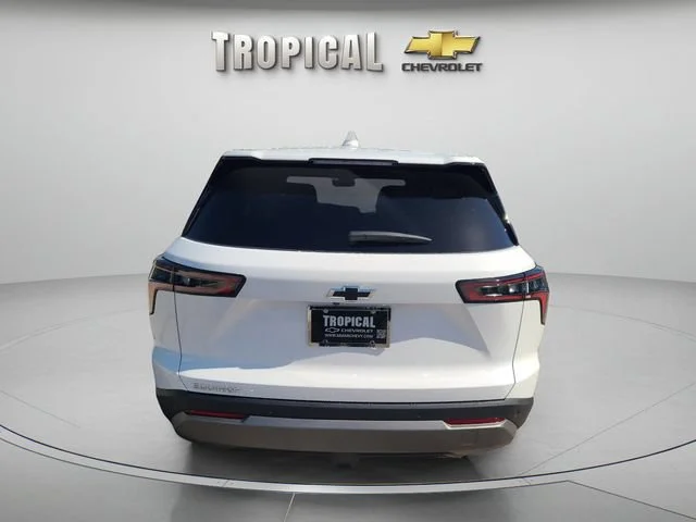 New 2027 Summit White Chevrolet LT image 4
