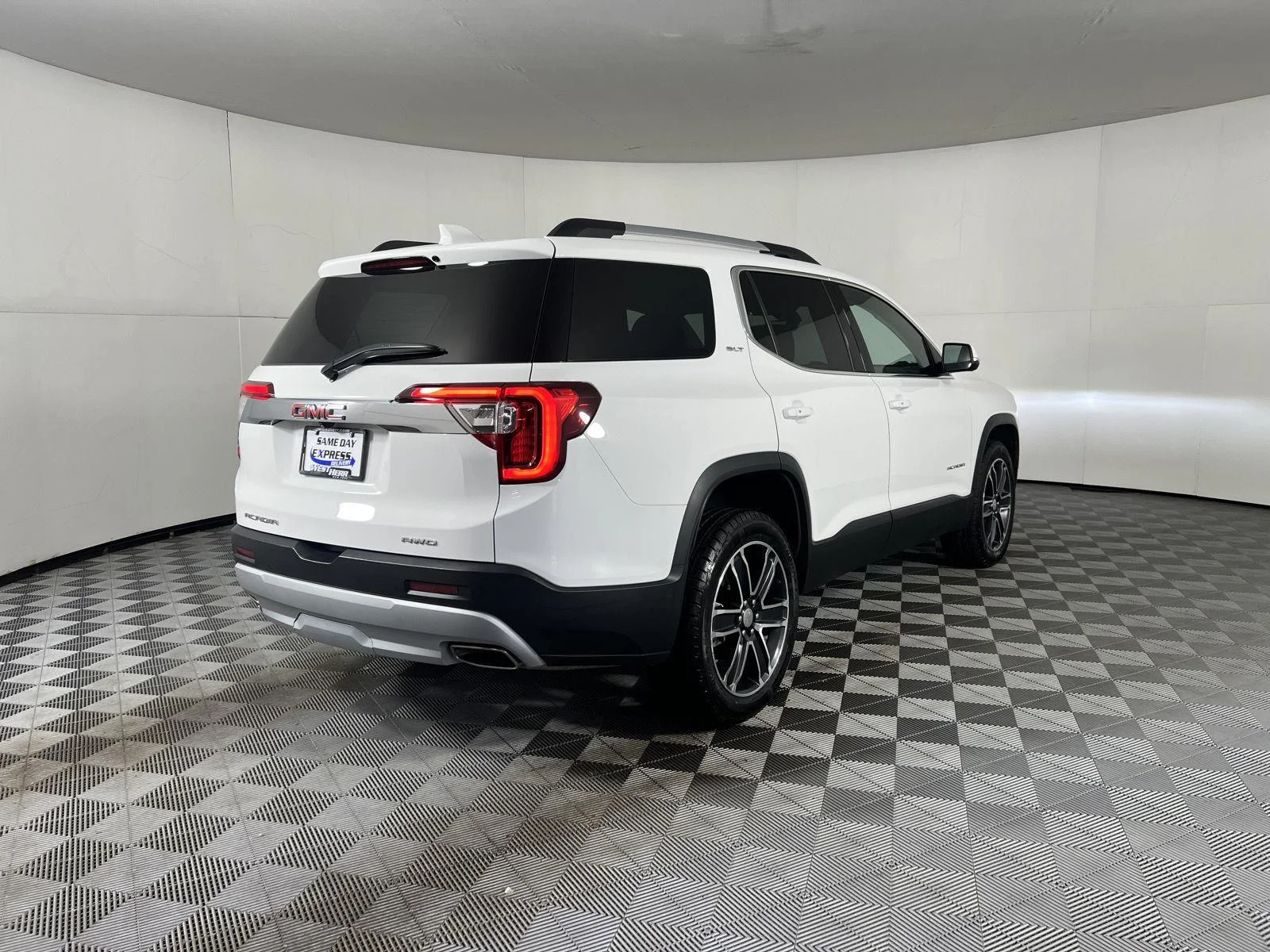 Used 2023 Summit White GMC SLT image 22