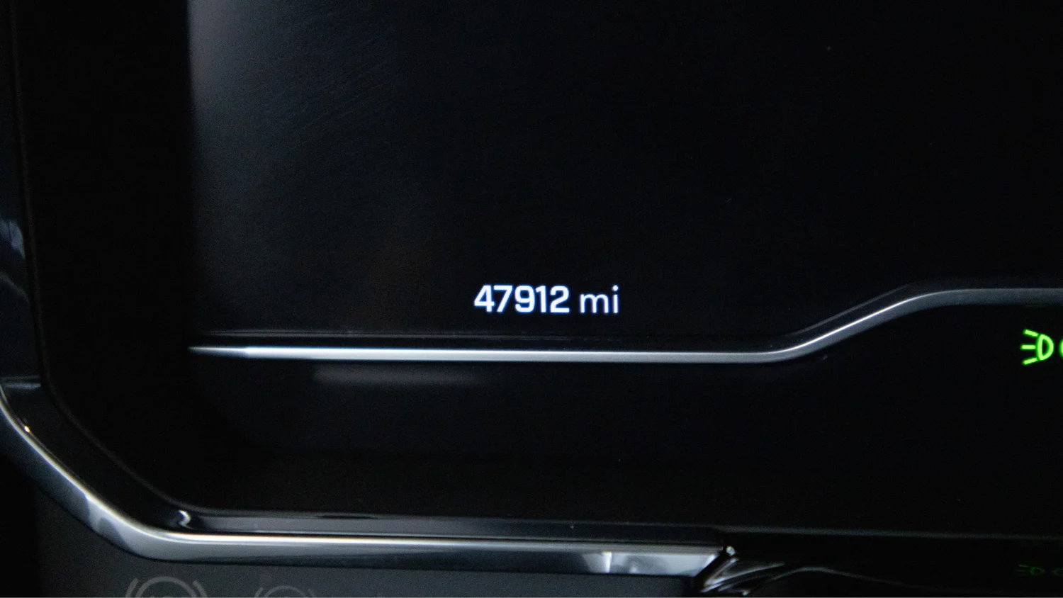Used 2025 White Chevrolet LT image 10