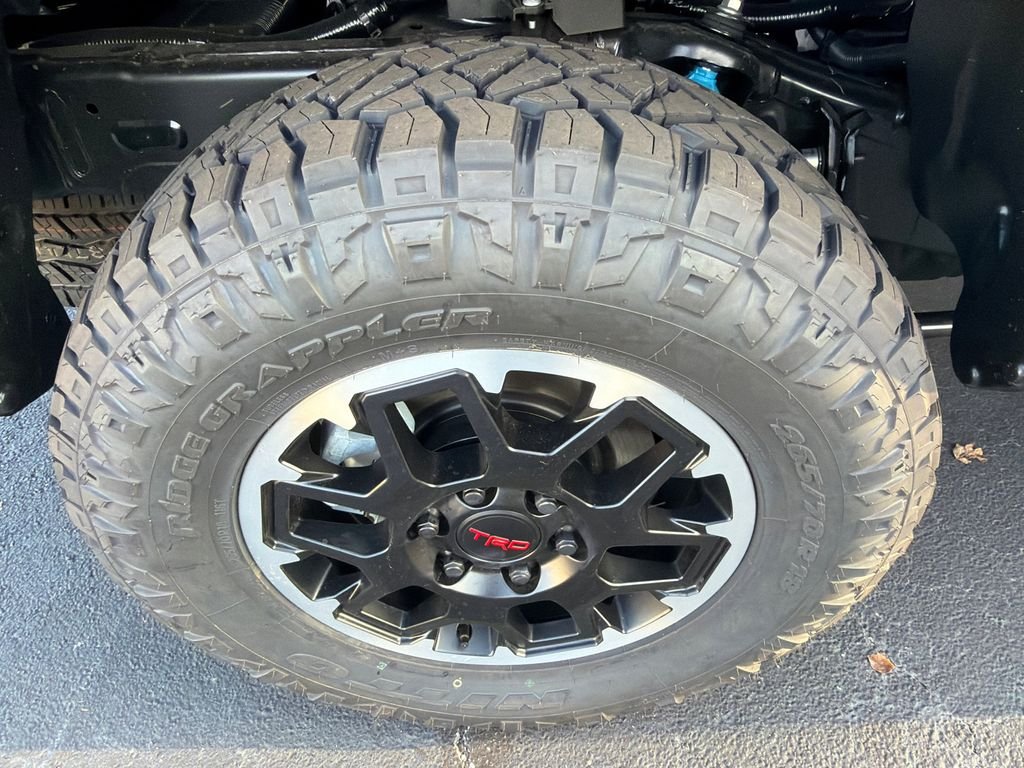 2025 Toyota Tacoma TRD Off Road - Photo 17
