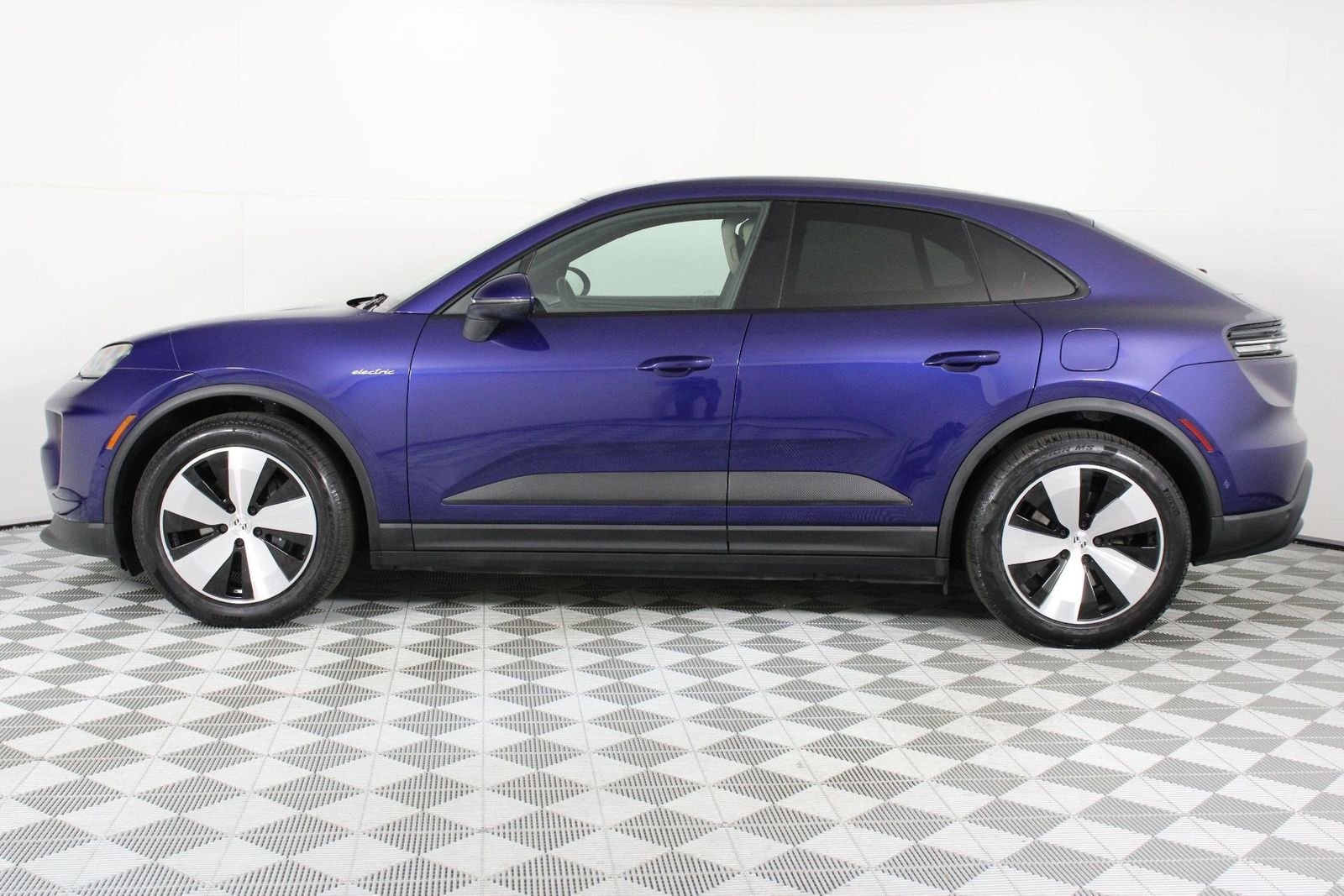Certified 2025 Porsche Macan Base with VIN WP1AA2XA2SL000056 for sale in Pasadena, CA