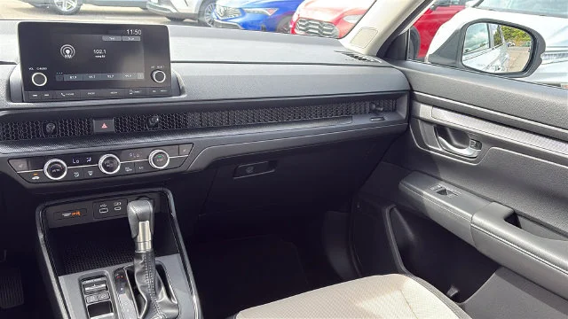 Used 2023 White Honda EX image 25