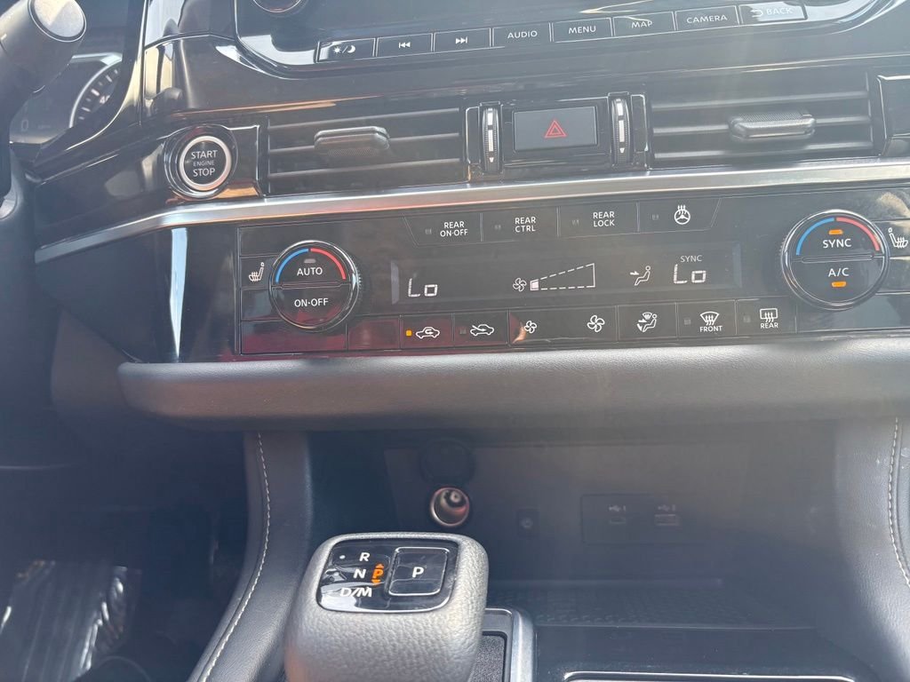 Used 2023 White Nissan SL image 28