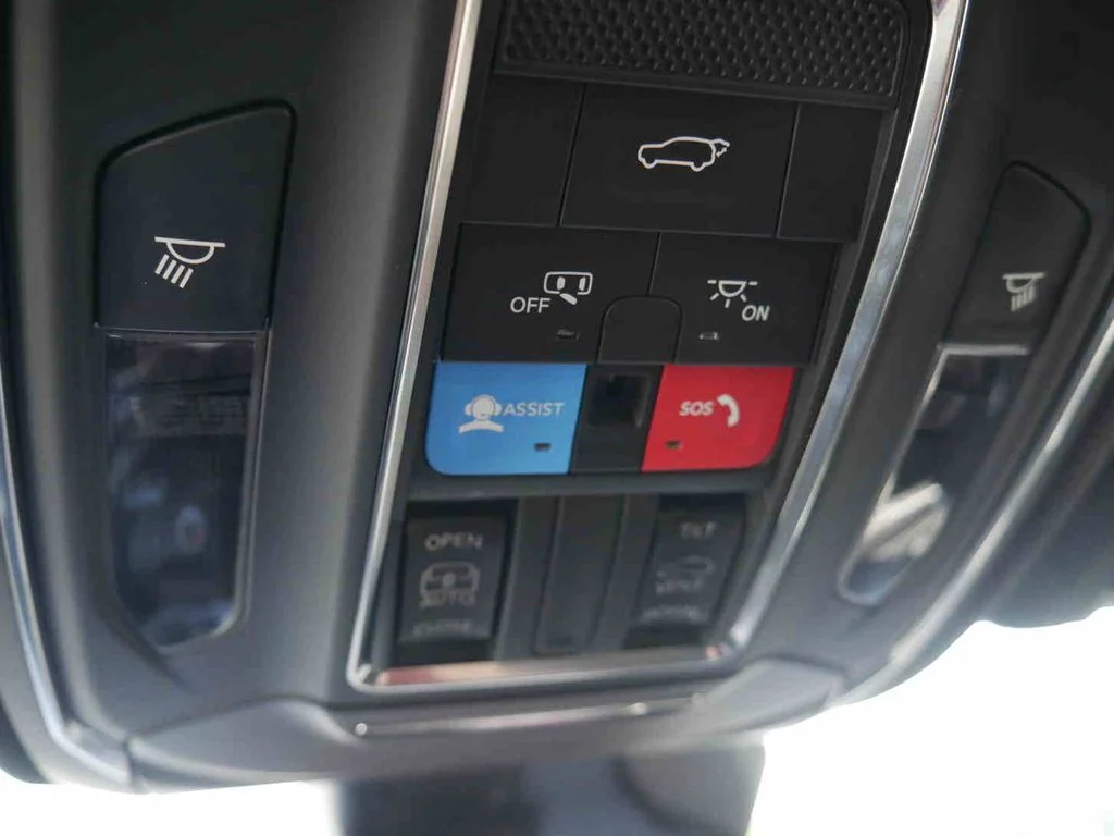 Certified Used 2025 Silver Jeep Altitude X image 31