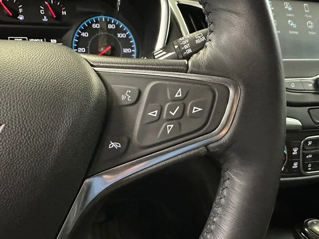 Used 2018 MOSAIC BLACK METALLIC Chevrolet LT image 8