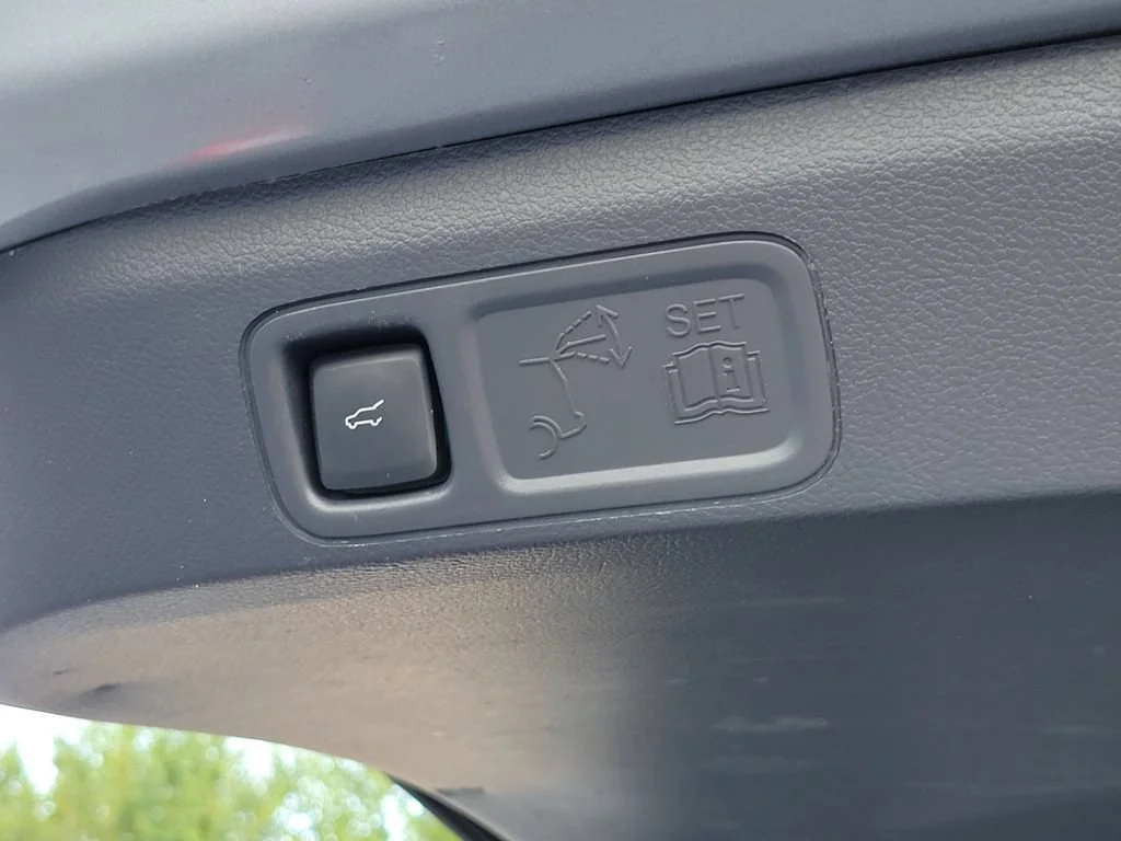 Used 2024 Black Ford XLT image 13