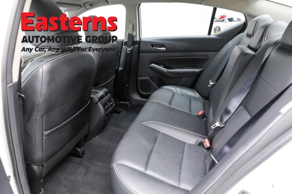Used 2022 White Nissan 2.5 SL image 21