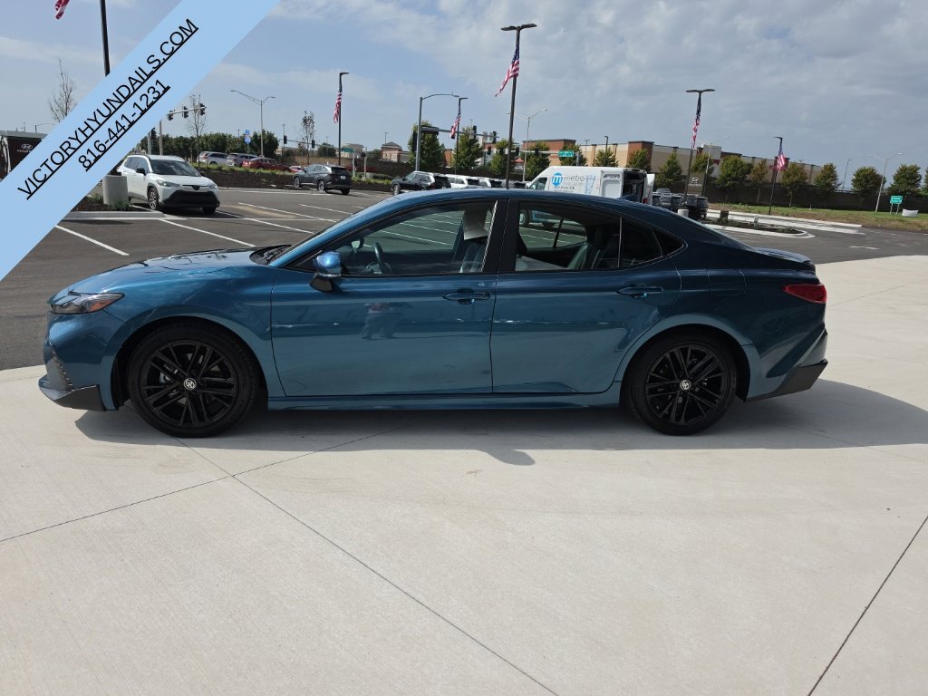 Used 2025  Toyota SE image 2