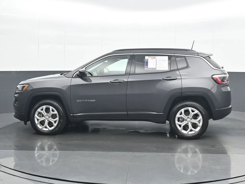 Used 2024 Gray Jeep Latitude image 3