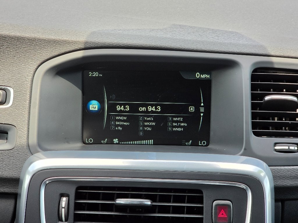 Used 2016 Silver Volvo T5 Drive-E Premier image 9