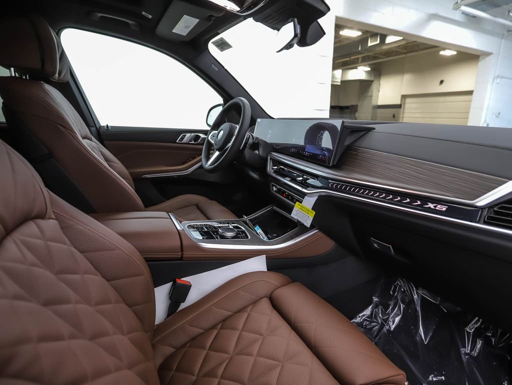 New 2026 Alpine White BMW xDrive40i image 30