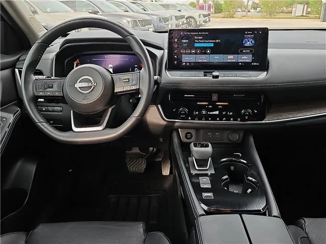 Used 2024 Everest White Pearl Nissan Platinum image 13
