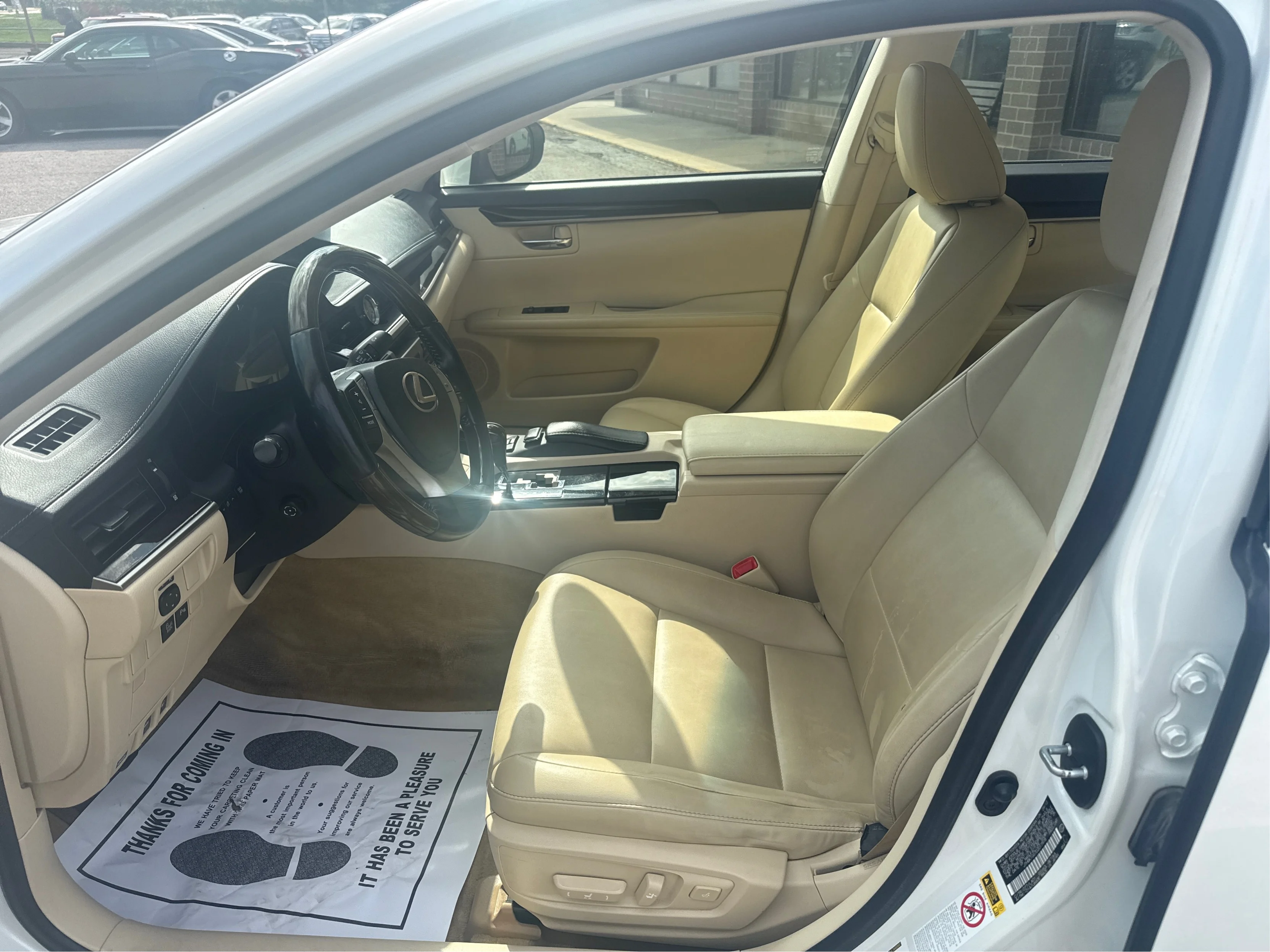 Used 2013 White Lexus Base image 9