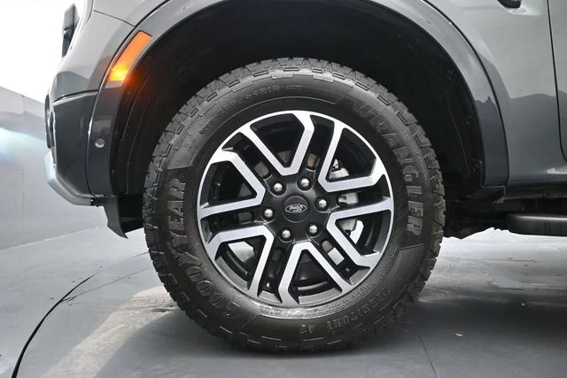 Certified Used 2024 Carbonized Gray Metallic Ford Lariat image 31
