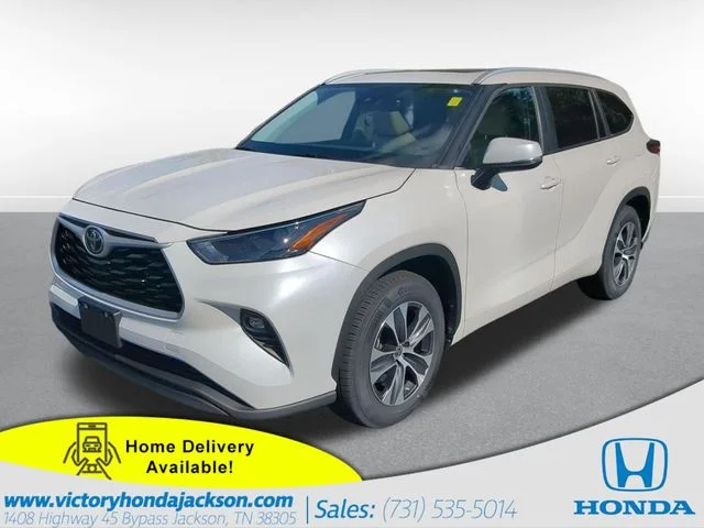 Pre-Owned 2023 Toyota Highlander XLE