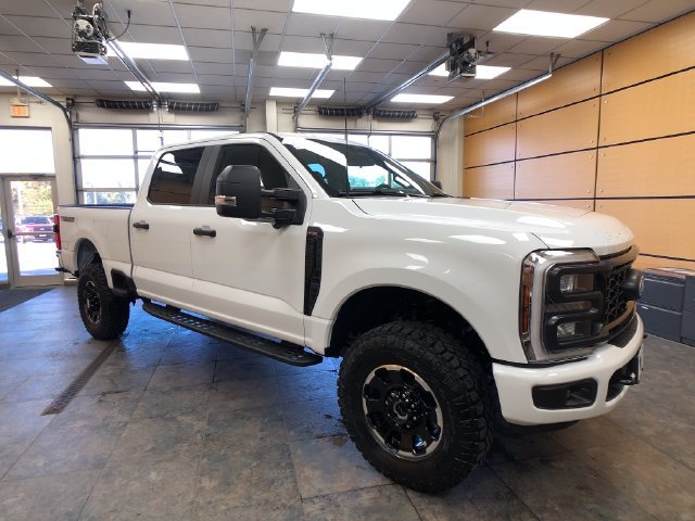 New 2027 Ford F-250SD F-250® XL 4D Crew Cab in Des Moines #270079 ...