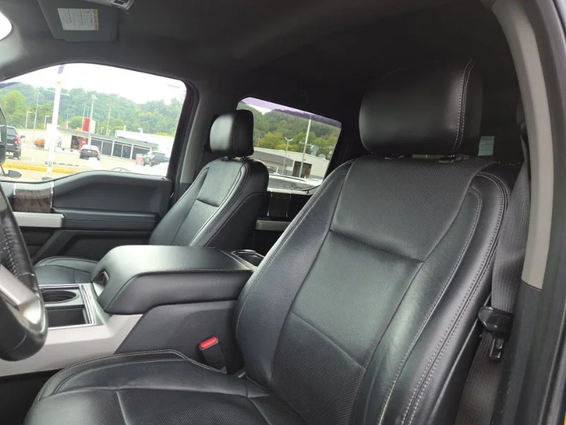 Used 2017  Ford Lariat image 10