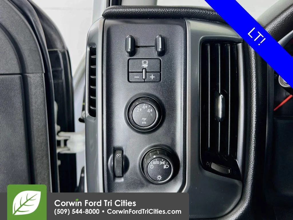 Used 2016 White Chevrolet LT image 18