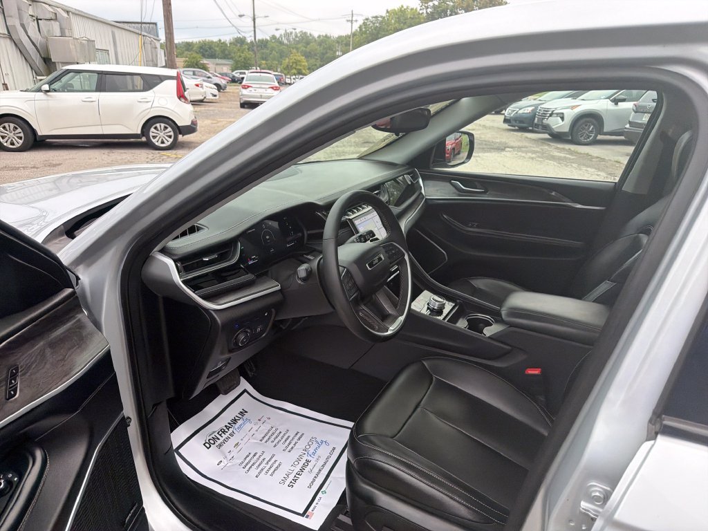 Used 2024 Silver Jeep 4xe image 15