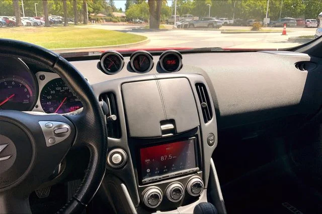 Used 2020 Passion Red Nissan Base image 6