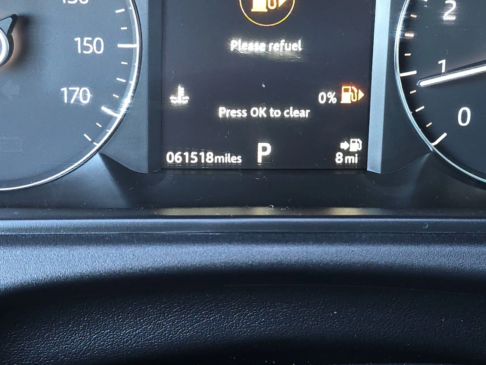 Used 2020 Black Land Rover S image 27