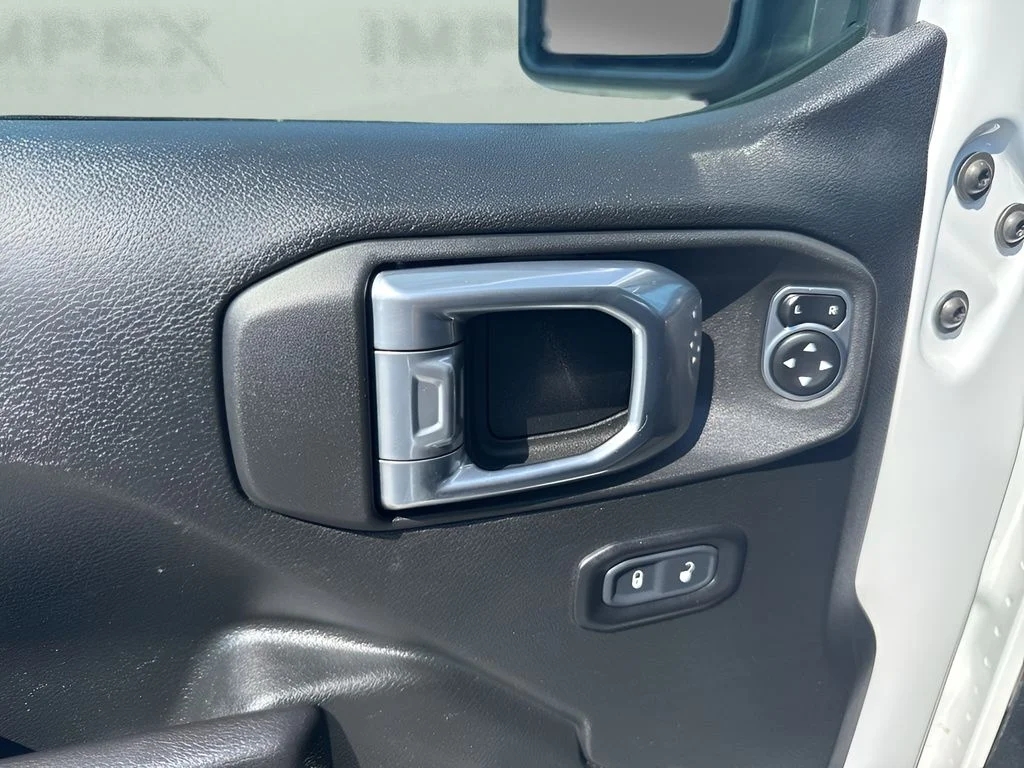 Used 2021 White Jeep Willys image 9