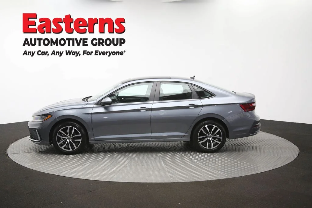 Used 2025 Gray Volkswagen 1.5T SE image 58
