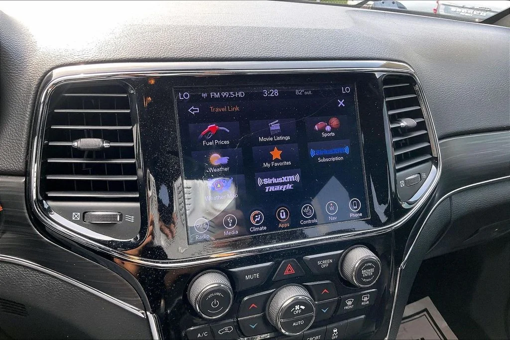 Used 2019 Red Jeep Limited image 35