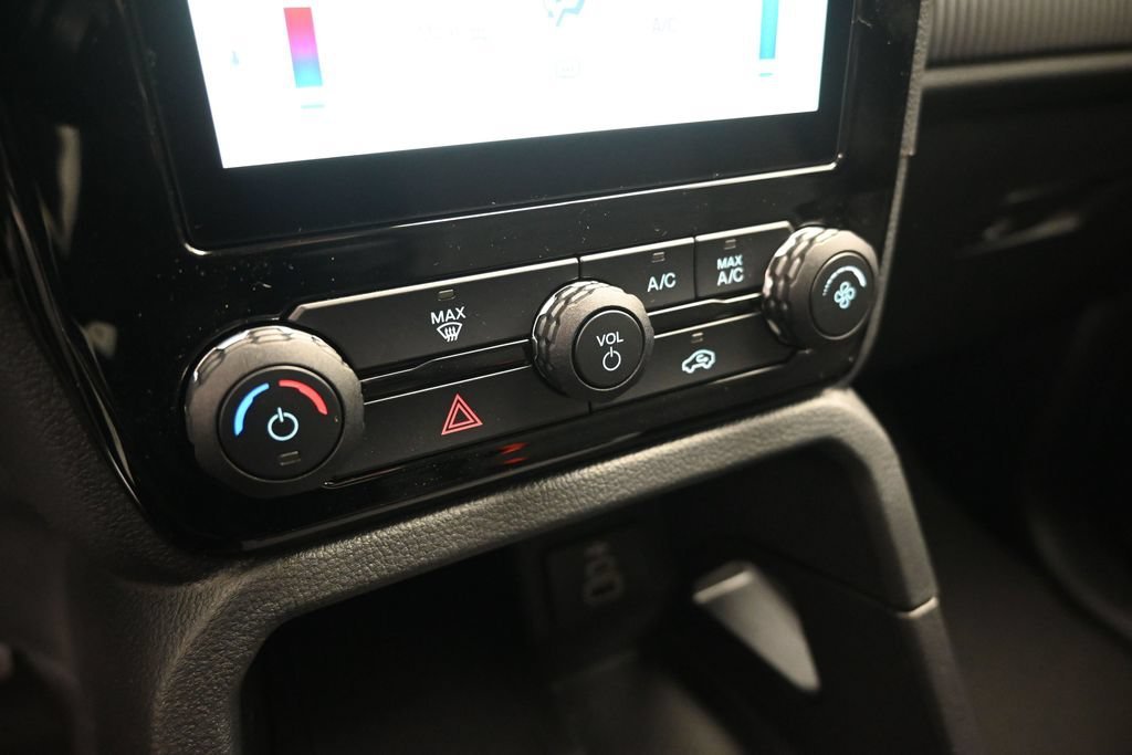 New 2026 Carbonized Gray Metallic Ford XLT image 14