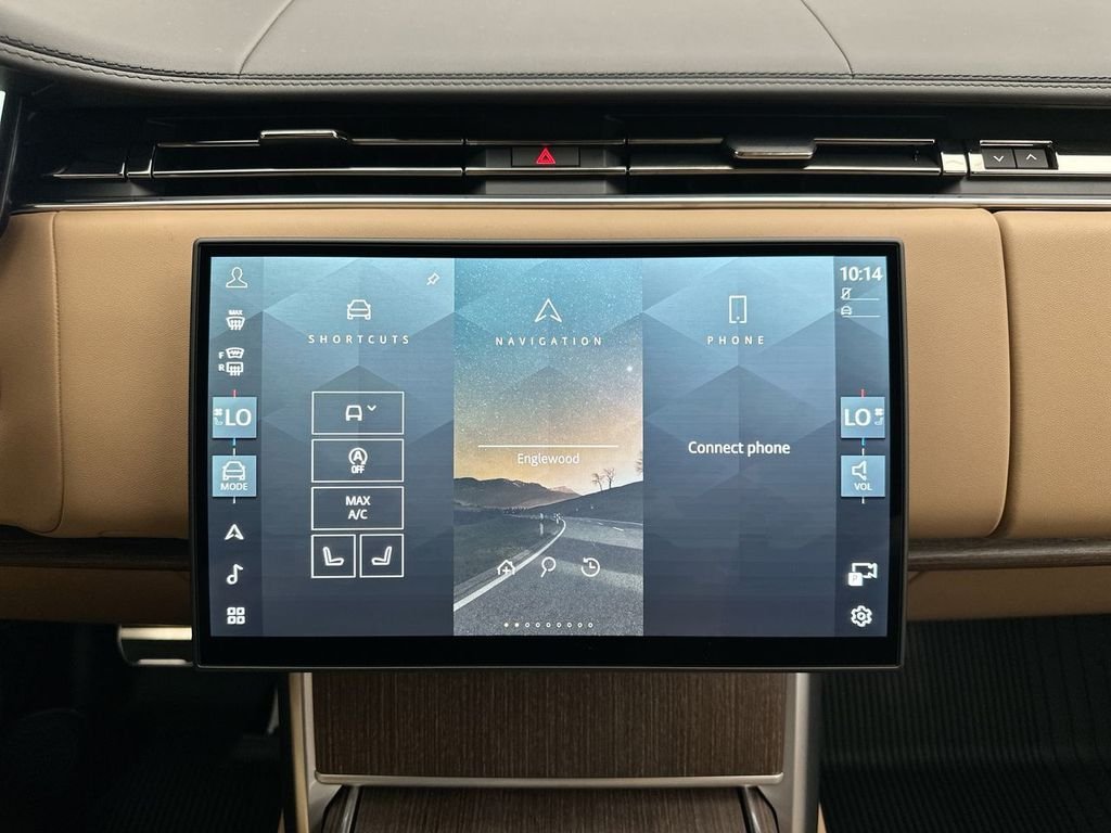 New 2026 Belgravia Green Metallic Land Rover SE image 13