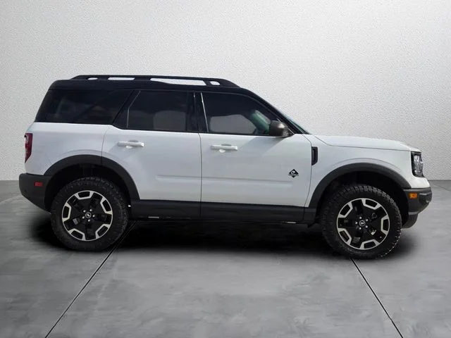 Used 2022 White Ford Outer Banks image 5